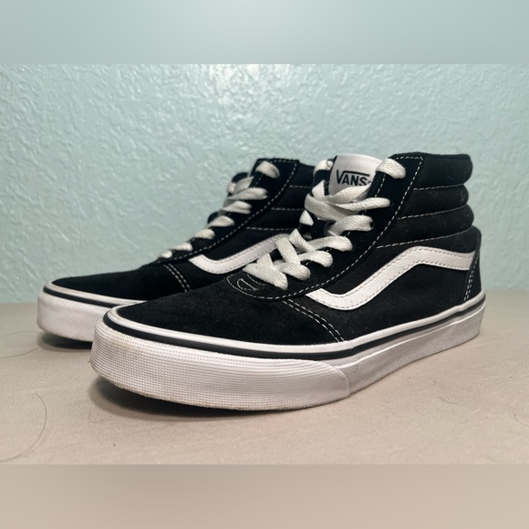 VANS Sk8-Hi Sneakers GUC Black & White Kids Size 3/Women’s Size 4.5 - Picture 2 of 15